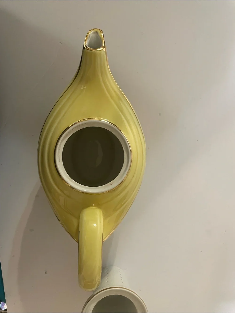 Vtg Hall Aladdin Genie Lamp Yellow 6-Cup Teapot, Diffuser, Lid, Gold Trimmings